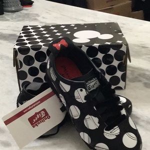 Disney Minnie Mouse sneakers new with tags